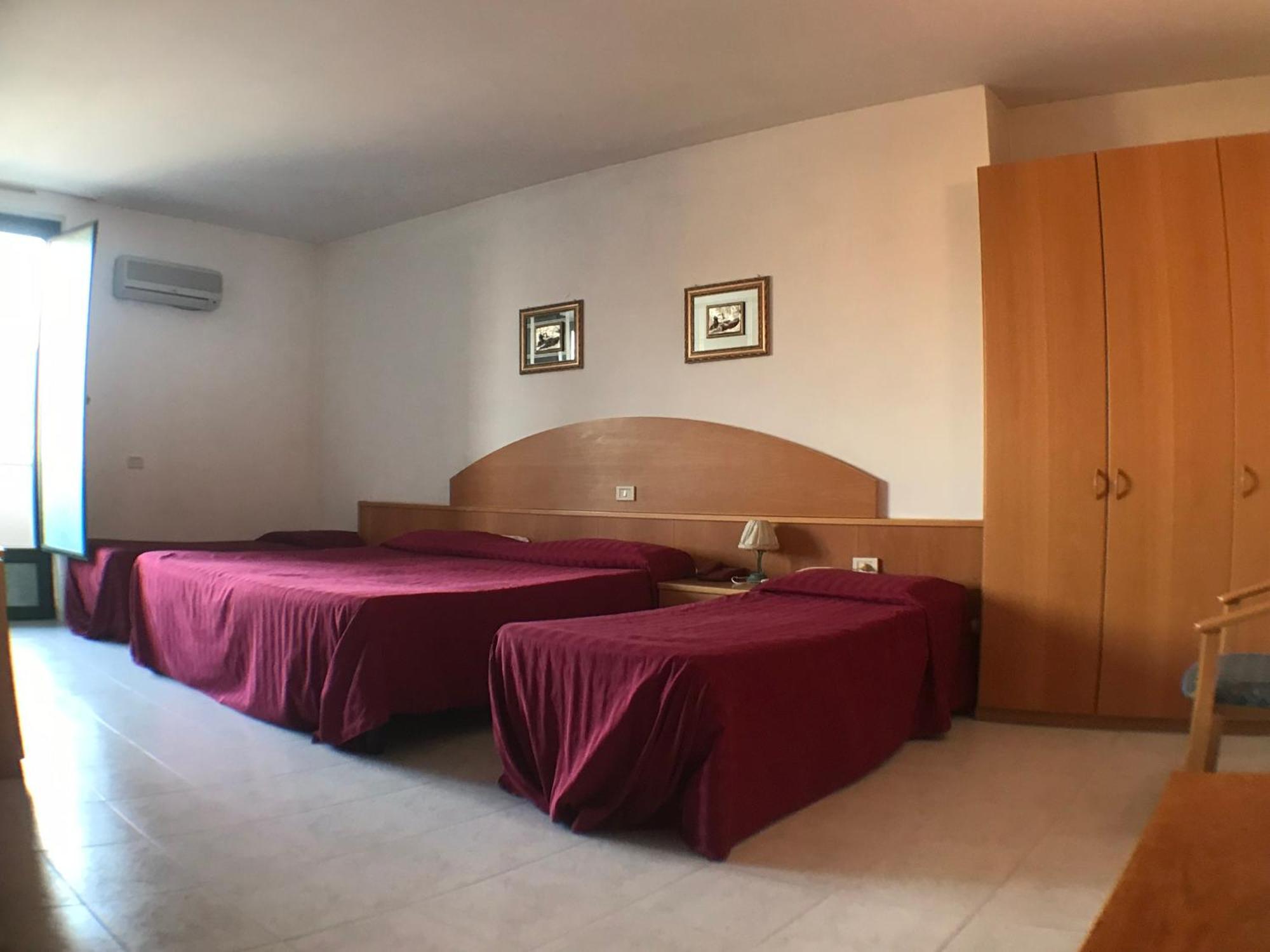 Ascot Lodging Cardano Al Campo Kamer foto